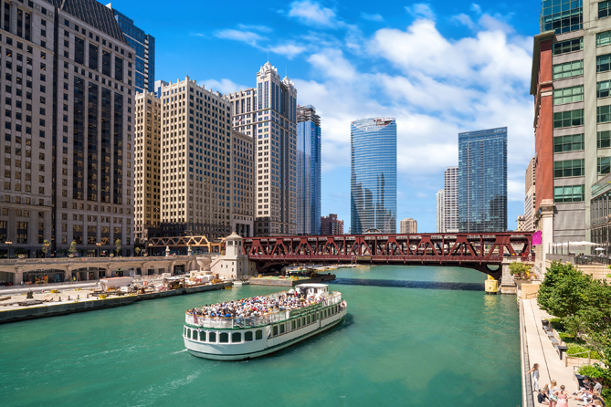 The Chicago River and downtown Chicago skyline